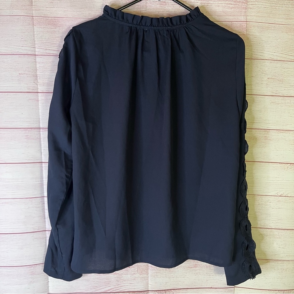Skies and Blouse Navy Blue Long Embroidered Lace Cut Out Sleeve Size Small - Picture 7 of 7